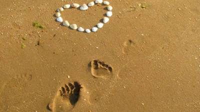 Посетителей пляжей Сардинии оштрафуют за хищение песка и ракушек