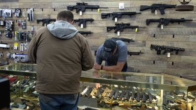 В Калифорнии судья отменил запрет штата на покупку штурмового оружия