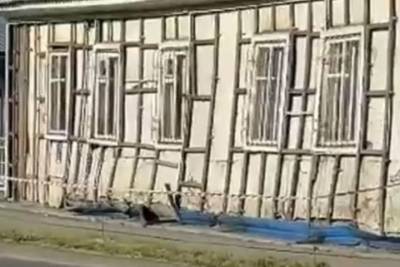 На окраине Омска почтовое отделение переехало из аварийного здания в другое
