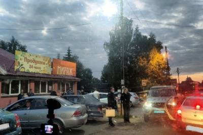 Во время стрельбы в кафе в Тверской области пострадали три человека