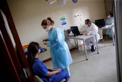 За сутки в Украине заболели коронавирусом менее тысячи человек