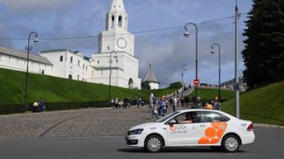Власти задумались об ограничении работы зарубежных сервисов такси в России