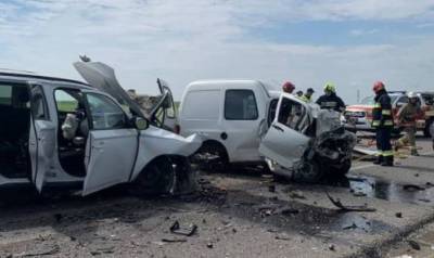 Под Ровно в результате столкновения двух легковых авто погибло три человека. ФОТО. ВИДЕО