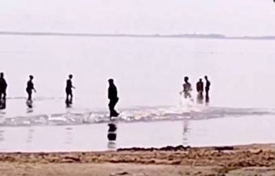 Видео: полицейские устроили погоню за нудистом на пляже в Дюнах