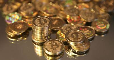 Bitcoin наравне с долларом: первая страна в мире планирует узаконить криптовалюту