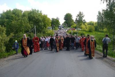 В Тверской области проходит Крестный ход в честь 500-летия обретения мощей Макария Калязинского