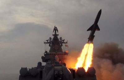 Боевой корабль ВМФ России сбил две передовые американские ракеты