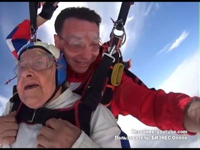 "Стальная" бабушка, или Как липчанка 99 лет прыгает с парашютом