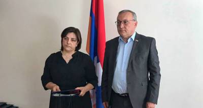 Спикер парламента Карабаха в Ереване передал родным награды погибших военных - ru.armeniasputnik.am - Ереван - Карабах