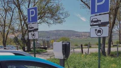В Крыму стала возможна аренда электромобилей