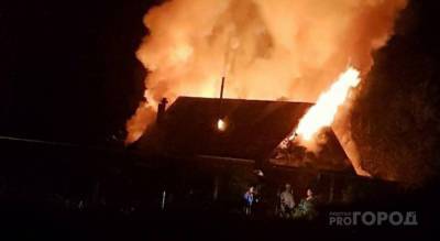 В Красноармейском районе за ночь у одной семьи сгорели баня и дом