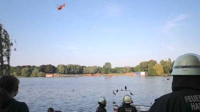 Большая поисковая операция в Гамбурге: девочка исчезла во время купания в озере