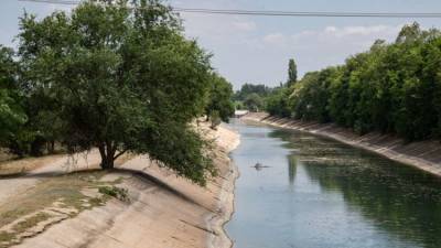 Днепровская вода протекла в Крым по Северо-Крымскому каналу
