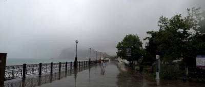 Погода в Украине резко ухудшится с понедельника: дожди, грозы и град