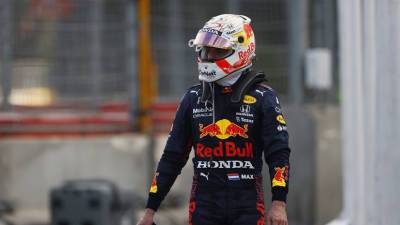 Ферстаппен разбил болид за четыре круга до финиша на Гран-при Азербайджана