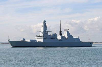 Капитан ВМС Великобритании сравнил ракетный пуск эсминца HMS Dragon с дыханием дракона