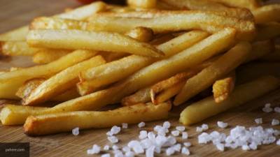В Катаре предупредили о риске рака из-за картофеля фри
