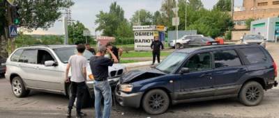 В оккупированном Донецке произошло лобовое столкновение двух автомобилей (фото)