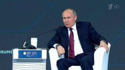 На экономическом форуме в Петербурге обсудили глобальный порядок в политике и экономике