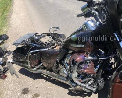 В Башкирии около АЗС столкнулись легковушка и мотоцикл