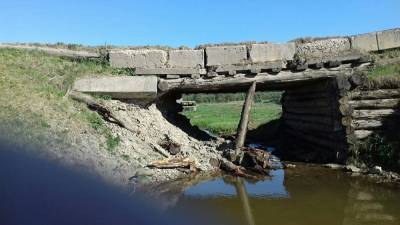В горах Челябинской области закрыли опасный мост