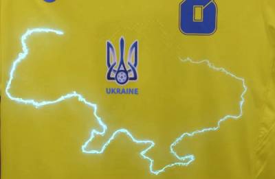 В Госдуме и Совфеде возмутились формой сборной Украины из-за карты с Крымом