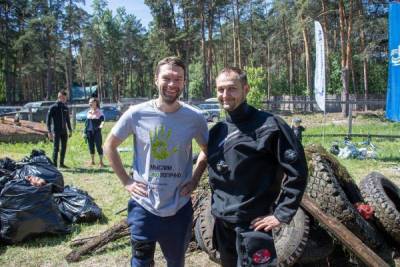 Алексей Вихарев вместе с дайверами принял участие в очистке Шарташа