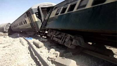 В Пакистане столкнулись два поезда, погибли не менее 30 человек