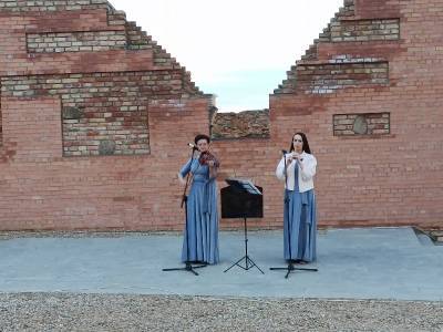 В Гольшанах зародилась новая традиция — музыкальные вечера у стен замка Сапег