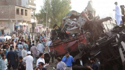 В Пакистане в катастрофе на железной дороге погибли 30 человек