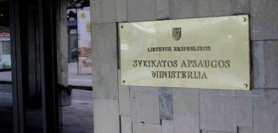 Суд приостановил дело об увольнении экс-главы Центра здравоохранения Литвы