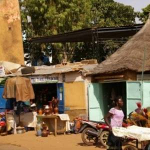 В Буркина-Фасо объявлен трехдневный траур в связи с террористической атакой на деревню