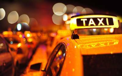 Свердловские власти потратили почти 269 тысяч на такси во время ПМЭФ-2021