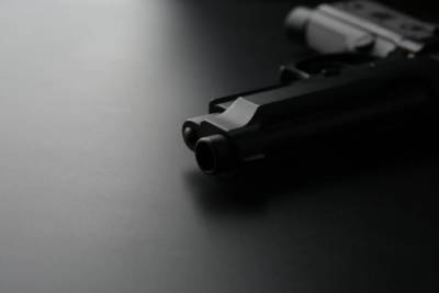 В России 3-летний мальчик нашел пистолет и выстрелил себе в голову