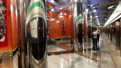 На "зеленой" линии метро Петербурга восстановили интервал движения