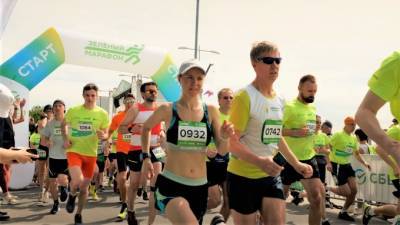 Виктор Вентимилла Алонсо - Сбер провел "Зеленый марафон" в парке 300-летия Петербурга - piter.tv - Санкт-Петербург - Экология