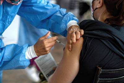 Евросоюз призвал страны отказаться от «вакцинного национализма»