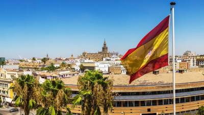 Испания открыла границы для вакцинированных от коронавируса туристов