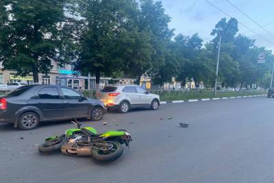 На улице Есенина в Рязани в ДТП пострадал мотоциклист
