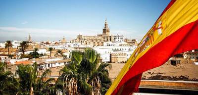 Испания открыла границы для туристов с прививками от COVID-19