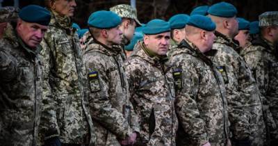 Задолженность выплат военным за январь-май составляет почти миллиард гривен – СМИ