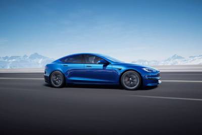 Tesla отказалась от производства модели Model S Plaid Plus