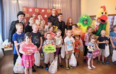 Спасибо, цирк! Цирк Твери организовал веселый праздник для воспитанников семейного центра Тверской области