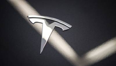 Илон Маск - Tesla отменила запуск своего самого быстрого электромобиля - hubs.ua