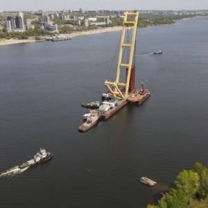 В Запорожье после ремонта возвращается плавучий кран «Захарий»