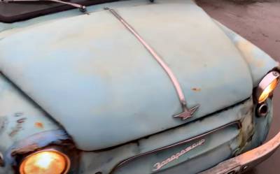 "Машина мрії": в старому гаражі 50-річний ЗАЗ-965 перетворили в прибульця з майбутнього. Відео