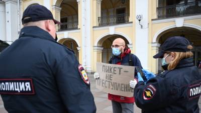 Замглавреда "Эха Москвы в Петербурге" вызвали в СК по делу о клевете