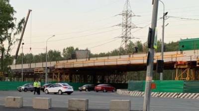 Вечером в Тюмени перекроют движение транспорта около моста на Мельникайте