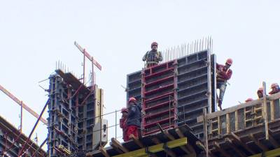 Хуснуллин: мигранты готовы работать на стройках по 12 часов за 50 тысяч рублей