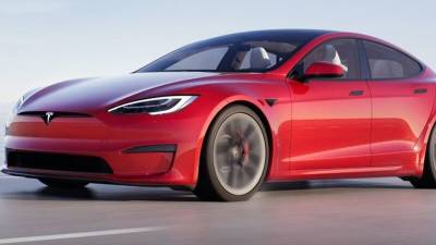Стало известно о планах Tesla прекратить выпуск электромобиля Model S Plaid Plus